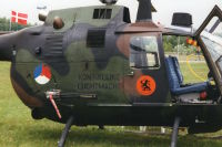 Bo 105, Koninklijke Luchtmacht, R22, 6. Juli 2002, Vliegbasis Gilze-Rijen (NL)